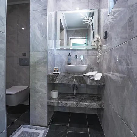 Hotel Nisteri 3*
